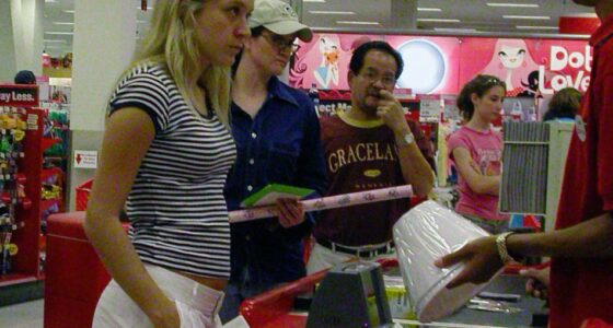 Chloe Sevigny supermarket