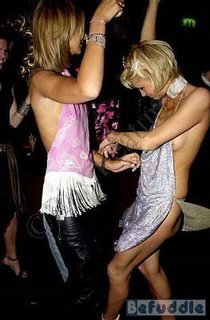 De cómo el alcohol puede convertirte en una 'fugger' &raquo; paris hilton008 1