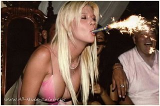 Extrañas habilidades » 20732 tara reid sparker 01 Extrañas habilidades » 20732 tara reid sparker 01