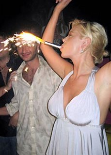 Extrañas habilidades » 25938 tara reid sparker 02.0 Extrañas habilidades » 25938 tara reid sparker 02.0