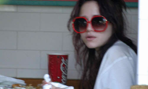 Mary Kate Olsen busted eating