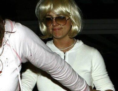 Britney Spears con peluca rubia