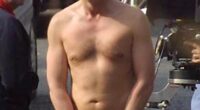 Hugh Laurie desnudo