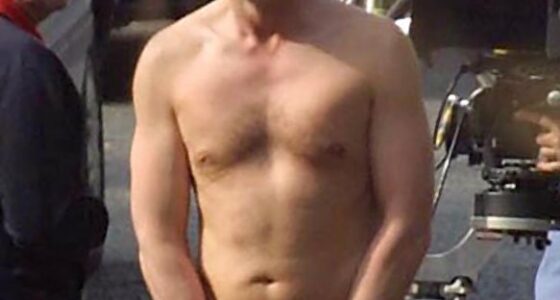Hugh Laurie desnudo