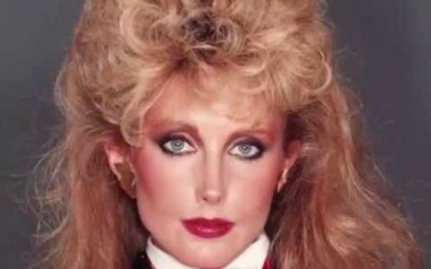 Morgan Fairchild aka Jordan de dí­a, Mónica de noche (Falcon Crest)