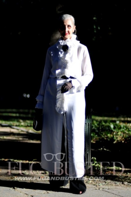 Eloisa Bercero: poco gusto y mucho dinero &raquo; dando de comer a las palomas