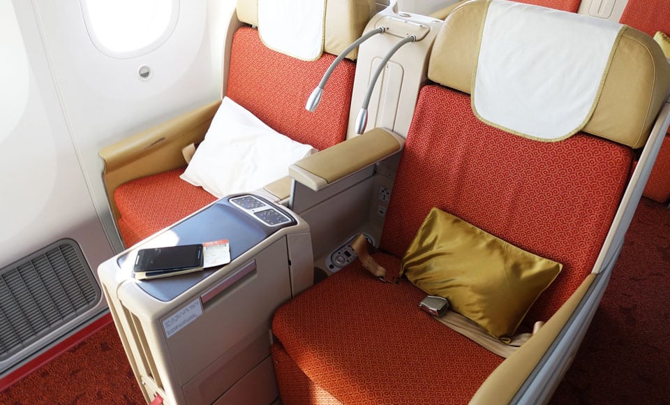 Vicepresidente de Wells Fargo en India es despedido por MEAR sobre una anciana durante un vuelo » business class air india Business Class de Air India